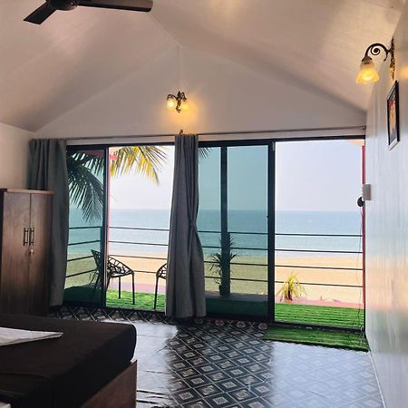 Casa Fiesta Sea Front Beach Huts Patnem Beach Bagian luar foto