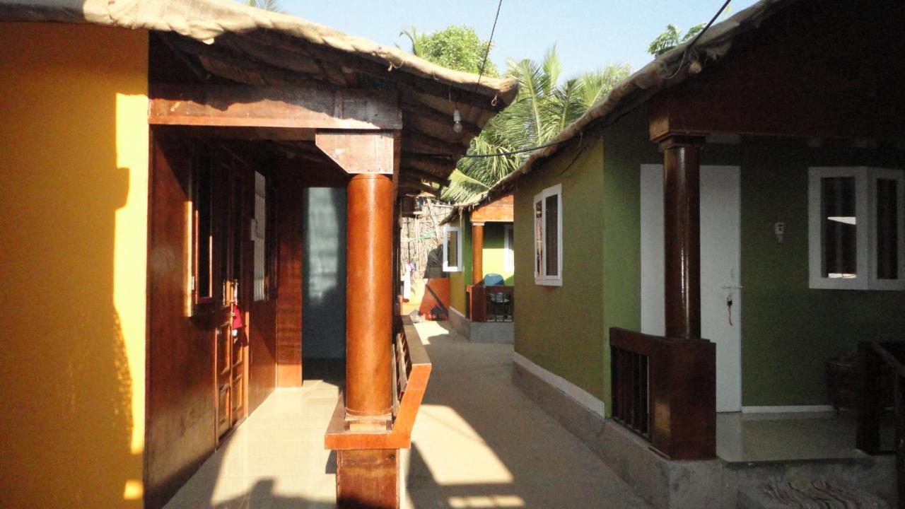 Casa Fiesta Sea Front Beach Huts Patnem Beach Bagian luar foto