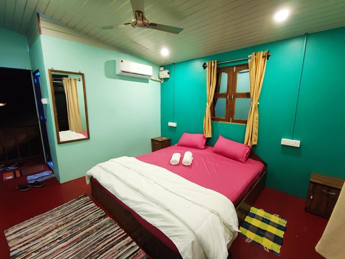 Casa Fiesta Sea Front Beach Huts Patnem Beach Bagian luar foto