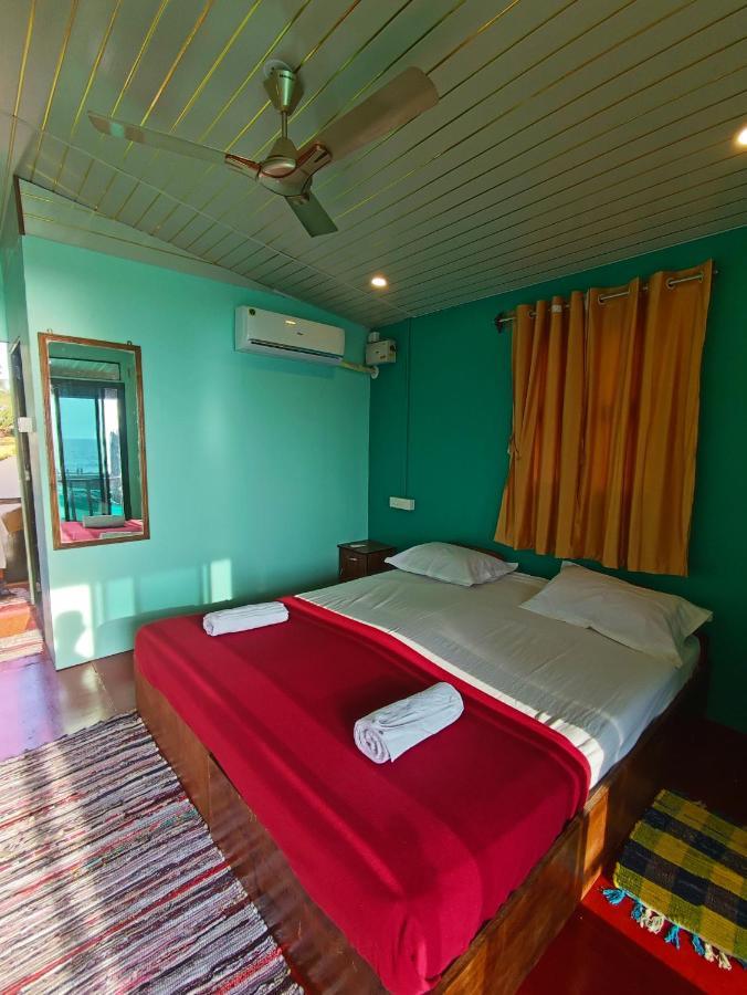 Casa Fiesta Sea Front Beach Huts Patnem Beach Bagian luar foto
