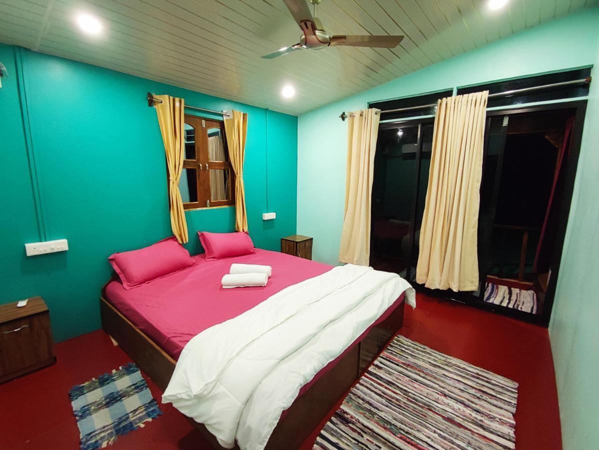 Casa Fiesta Sea Front Beach Huts Patnem Beach Bagian luar foto