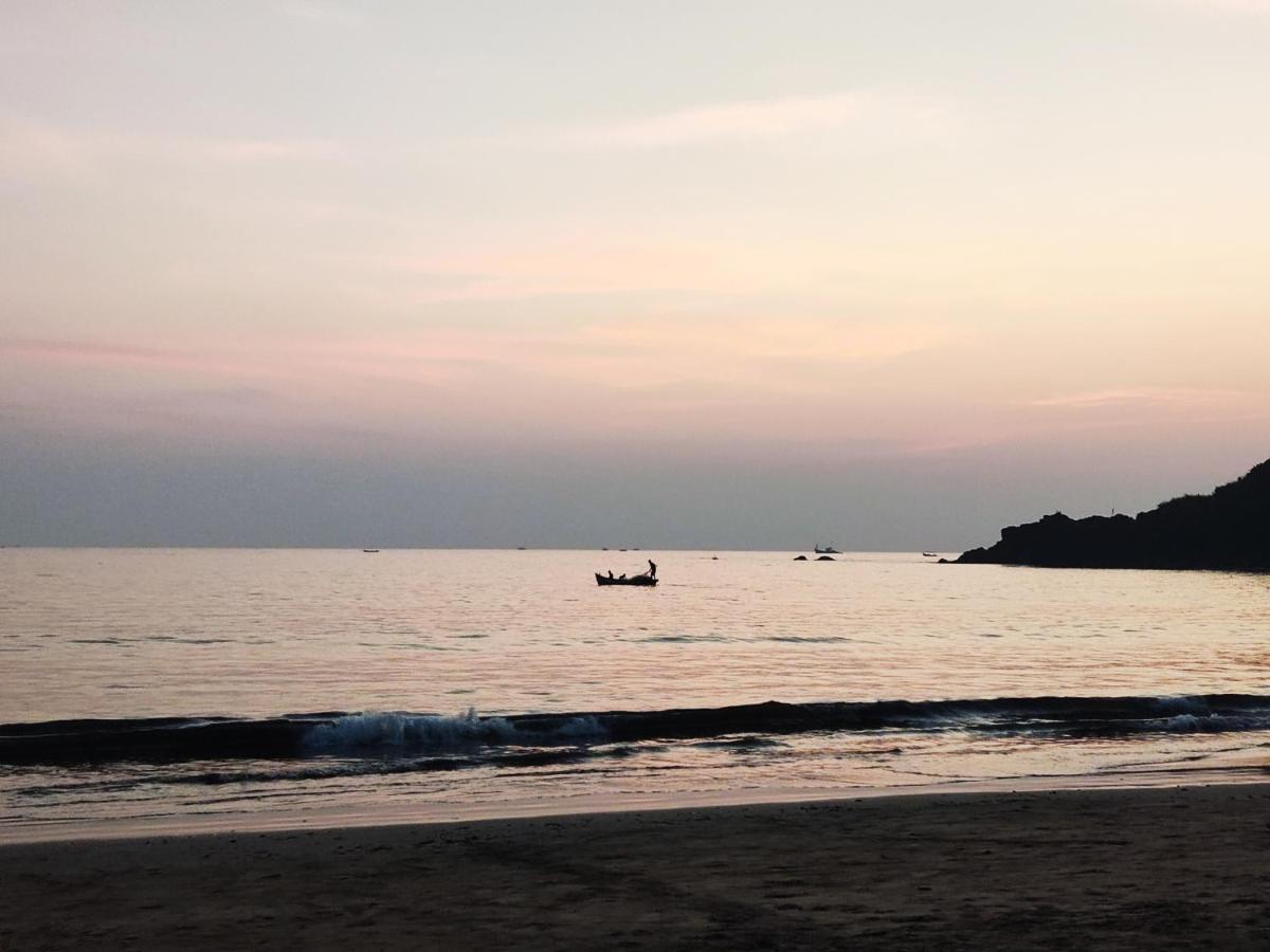 Casa Fiesta Sea Front Beach Huts Patnem Beach Bagian luar foto
