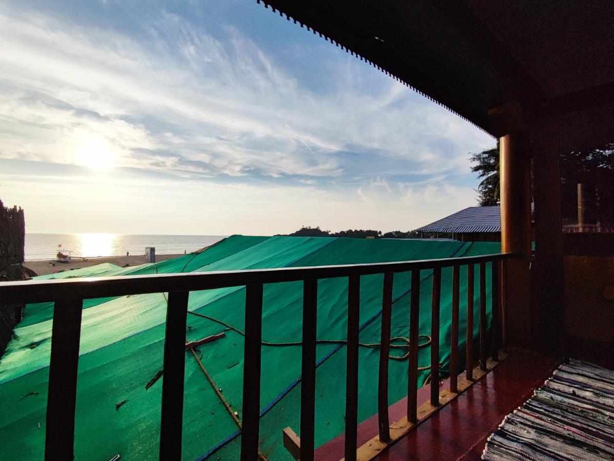 Casa Fiesta Sea Front Beach Huts Patnem Beach Bagian luar foto
