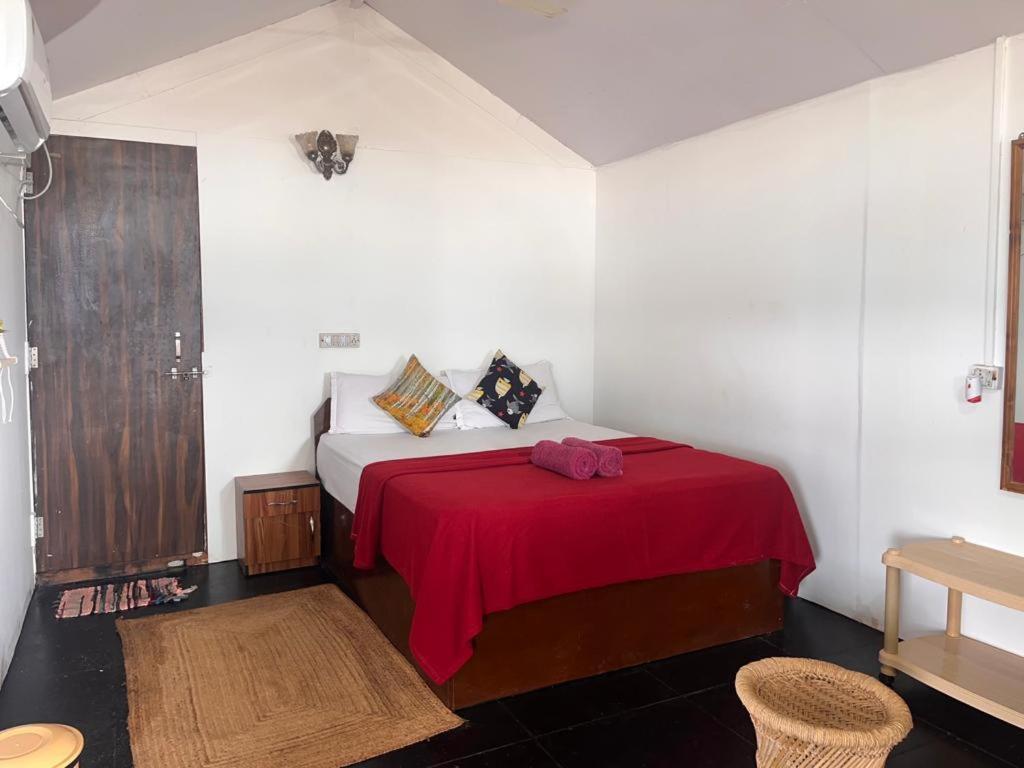 Casa Fiesta Sea Front Beach Huts Patnem Beach Bagian luar foto